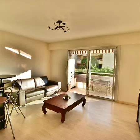 Impeccable Studio Vue Mer Avec Balcon By Weekome Apartman Antibes